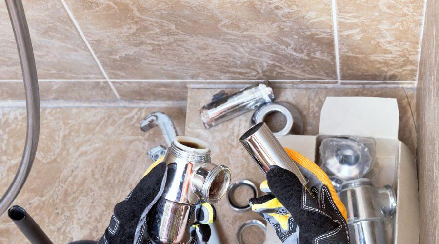 Professional gutter cleaning in Saxe, VA